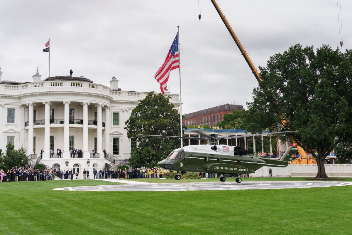 Marine One departs the South Lawn of the White House from the new helipad, Monday, September 21, 2026, en route Joint Base Andrews for President Donald J. Trump’s trip to New York. (Official White House Photo by Abe McNatt)