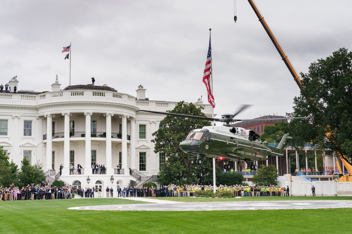 Marine One departs the South Lawn of the White House from the new helipad, Monday, September 21, 2026, en route Joint Base Andrews for President Donald J. Trump’s trip to New York. (Official White House Photo by Abe McNatt)