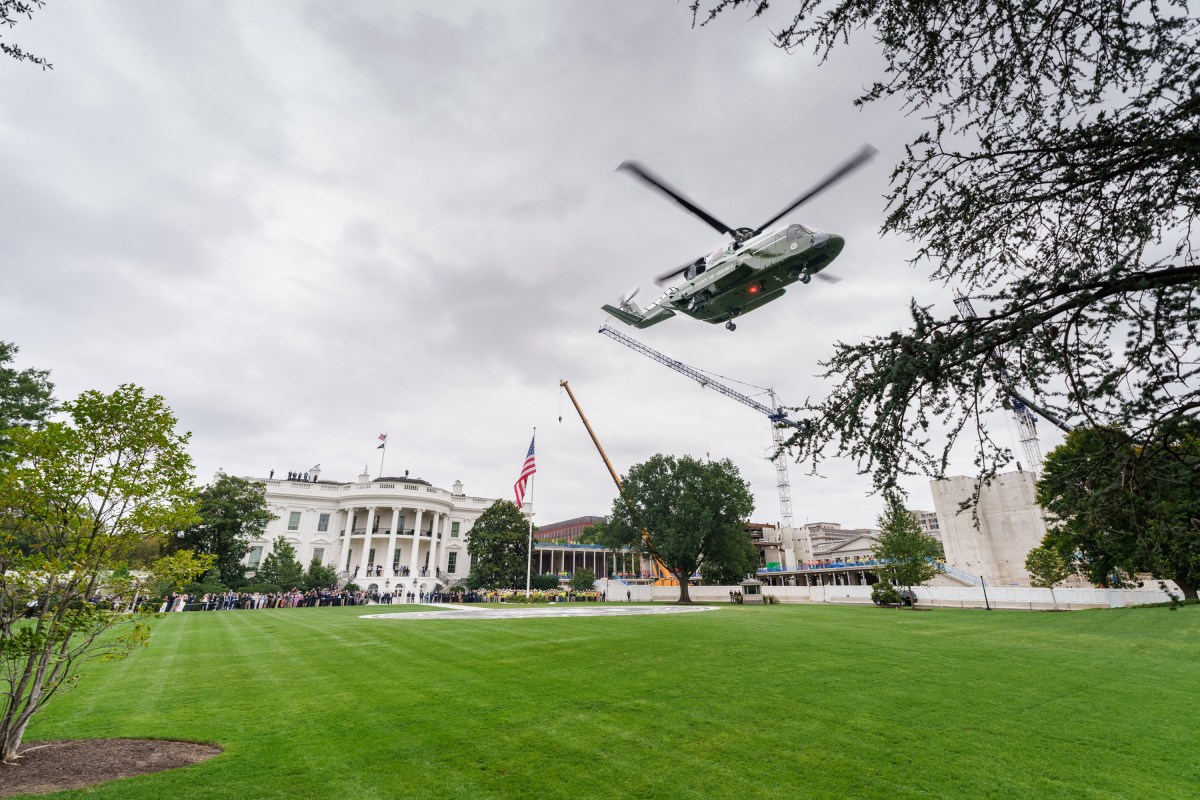 Marine One departs the South Lawn of the White House from the new helipad, Monday, September 21, 2026, en route Joint Base Andrews for President Donald J. Trump’s trip to New York. (Official White House Photo by Abe McNatt)