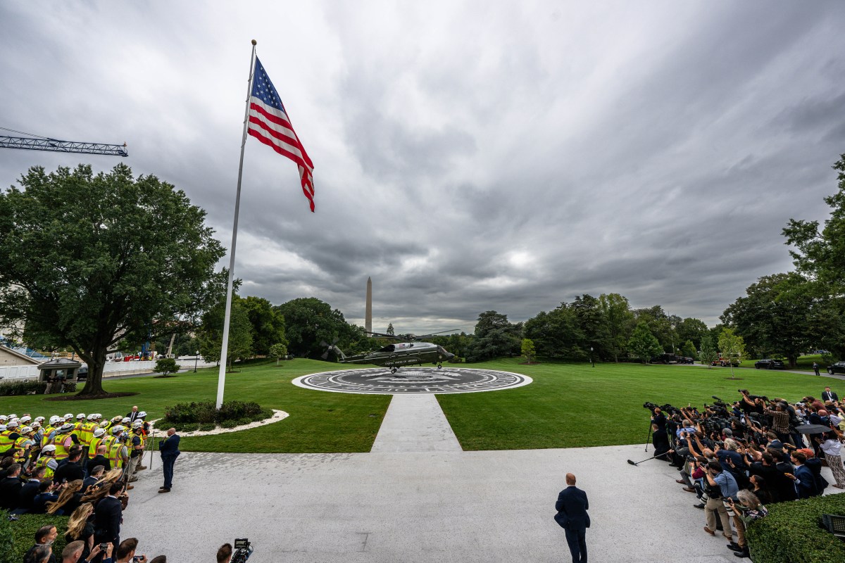Marine One departs the South Lawn of the White House from the new helipad, Monday, September 21, 2026, en route Joint Base Andrews for President Donald J. Trump’s trip to New York. (White House Intern Photo by Kyan Stockman)