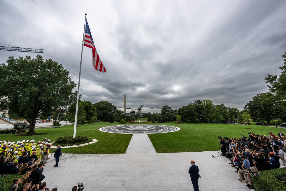 Marine One departs the South Lawn of the White House from the new helipad, Monday, September 21, 2026, en route Joint Base Andrews for President Donald J. Trump’s trip to New York. (White House Intern Photo by Kyan Stockman)
