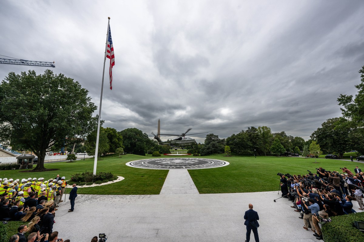 Marine One departs the South Lawn of the White House from the new helipad, Monday, September 21, 2026, en route Joint Base Andrews for President Donald J. Trump’s trip to New York. (White House Intern Photo by Kyan Stockman)