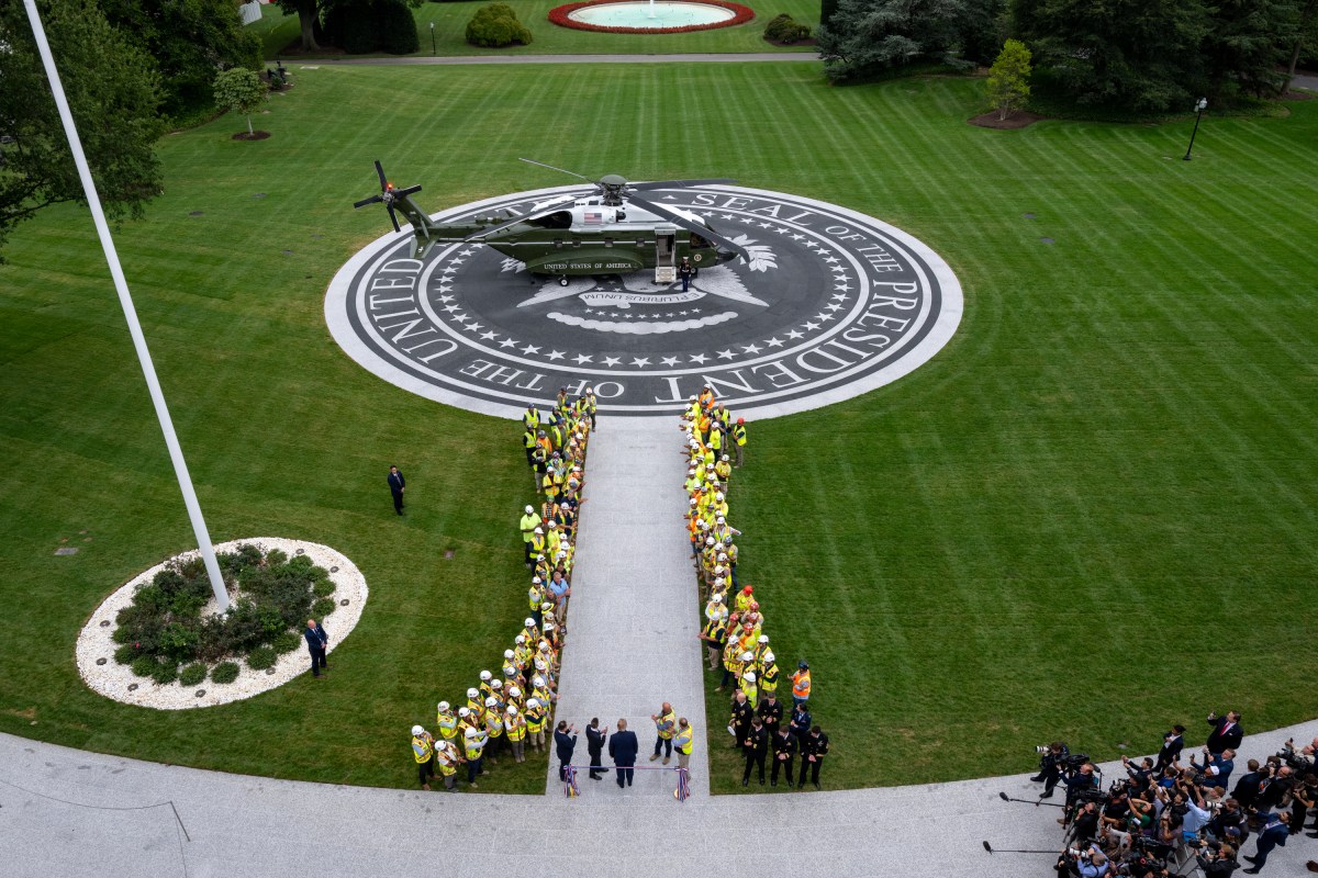 President Donald J. Trump participates in a ribbon-cutting ceremony for the new helipad on the South Lawn of the White House, Monday, September 21, 2026. (Official White House Photo by Molly Riley)