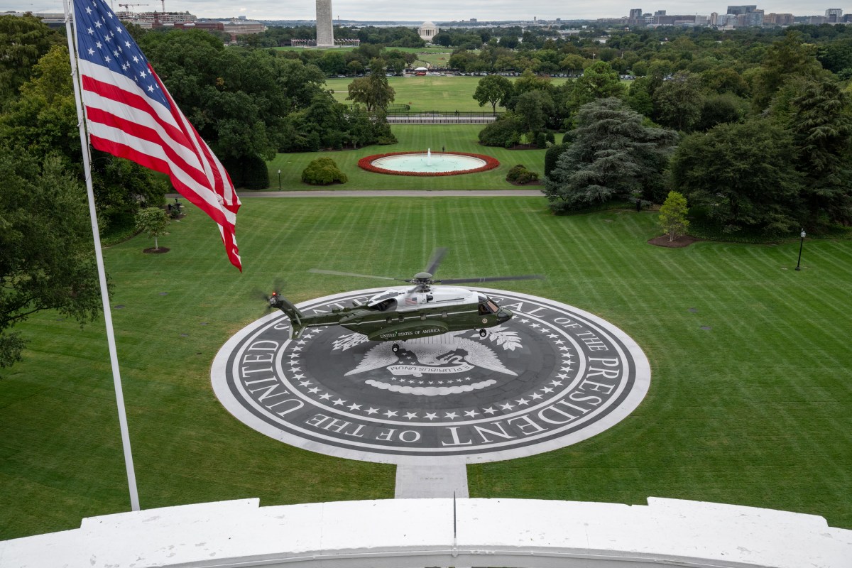 Marine One departs the South Lawn of the White House from the new helipad, Monday, September 21, 2026, en route Joint Base Andrews for President Donald J. Trump’s trip to New York.  (Official White House Photo by Molly Riley)