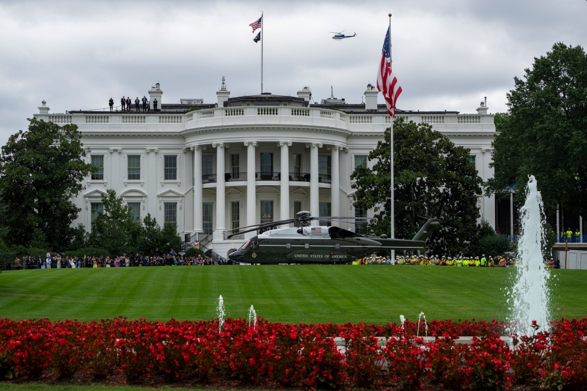 Marine One lands on the new helipad the South Lawn of the White House, Monday, September 21, 2026. (Official White House Photograph by Nick Choiniere)