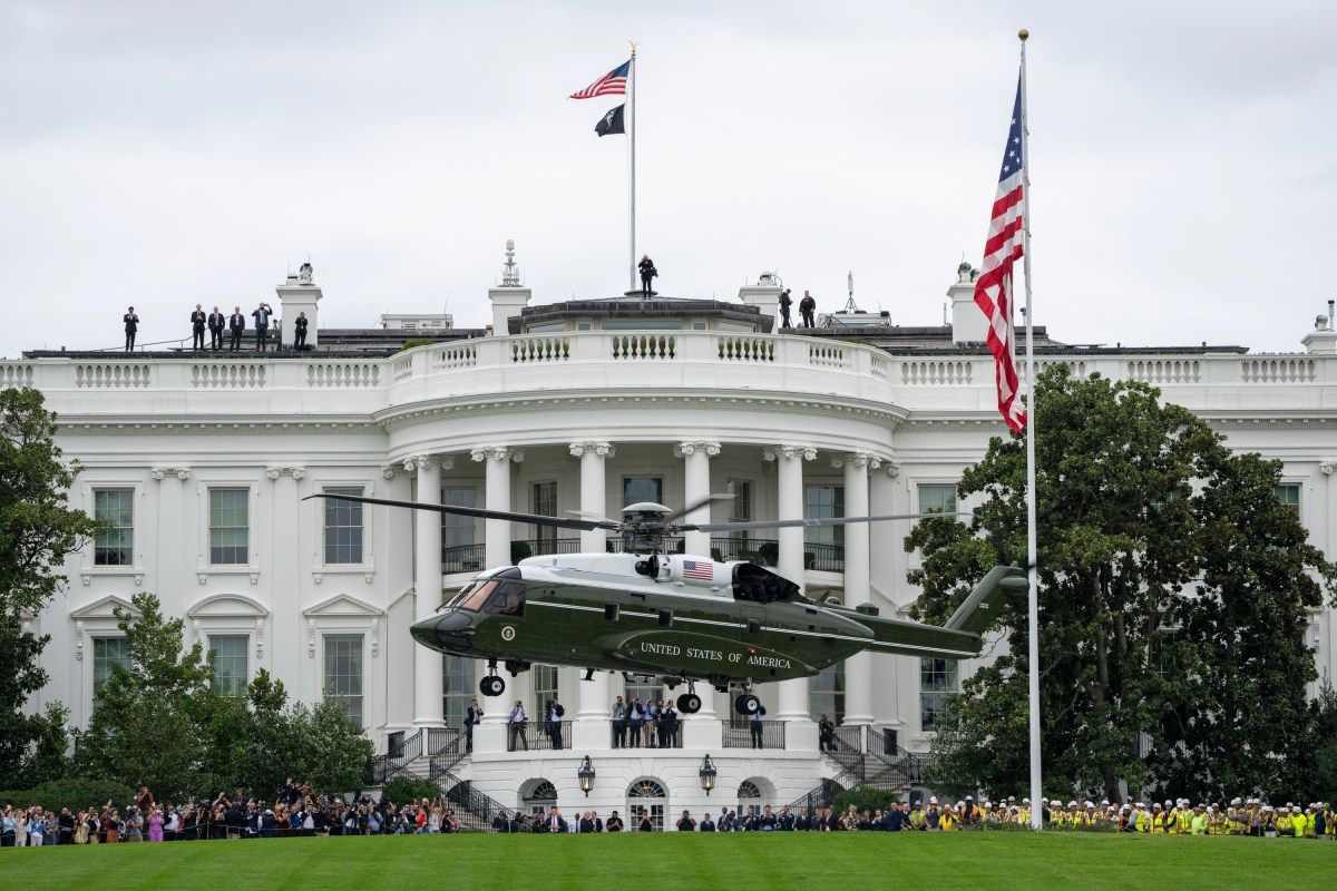 Marine One departs the South Lawn of the White House from the new helipad, Monday, September 21, 2026, en route Joint Base Andrews for President Donald J. Trump’s trip to New York. (Official White House Photograph by Nick Choiniere)