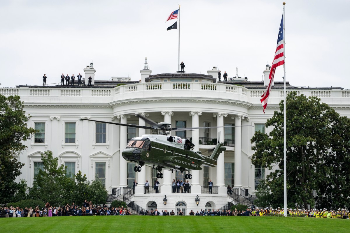 Marine One departs the South Lawn of the White House from the new helipad, Monday, September 21, 2026, en route Joint Base Andrews for President Donald J. Trump’s trip to New York. (Official White House Photograph by Nick Choiniere)