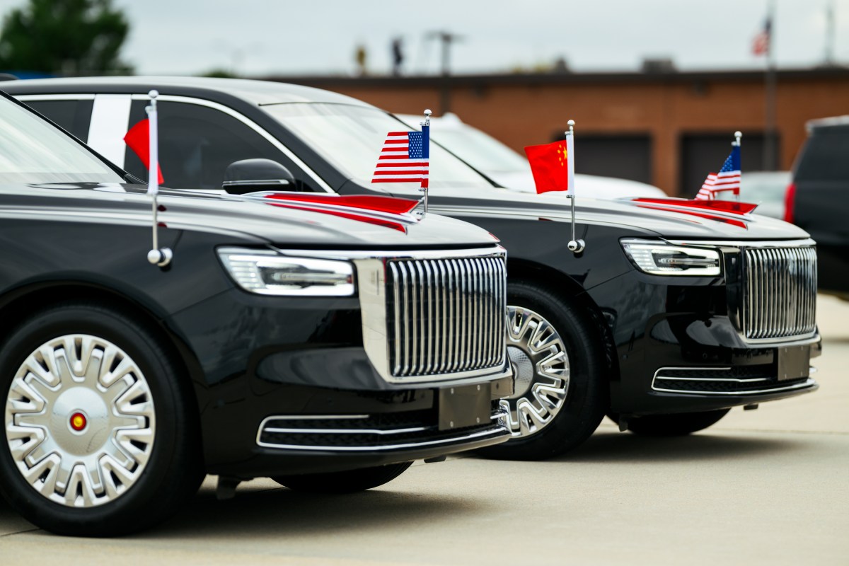President Donald J. Trump and First Lady Melania Trump participate in a welcome ceremony for President Xi Jinping of China and his wife Peng Liyuan as they arrive at Joint Base Andrews, Maryland for a state visit, Wednesday, September 23, 2026. (Official White House Photo by Daniel Torok)