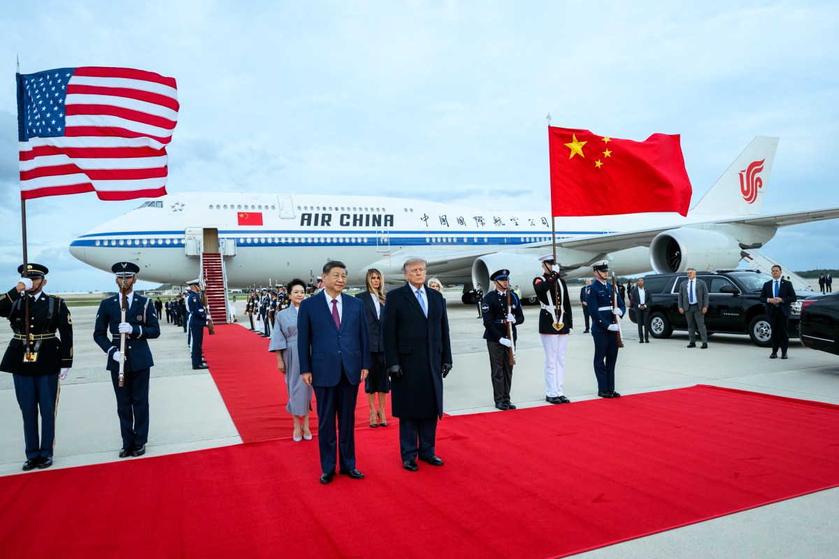 President Donald J. Trump and First Lady Melania Trump participate in a welcome ceremony for President Xi Jinping of China and his wife Peng Liyuan as they arrive at Joint Base Andrews, Maryland for a state visit, Wednesday, September 23, 2026. (Official White House Photo by Daniel Torok)