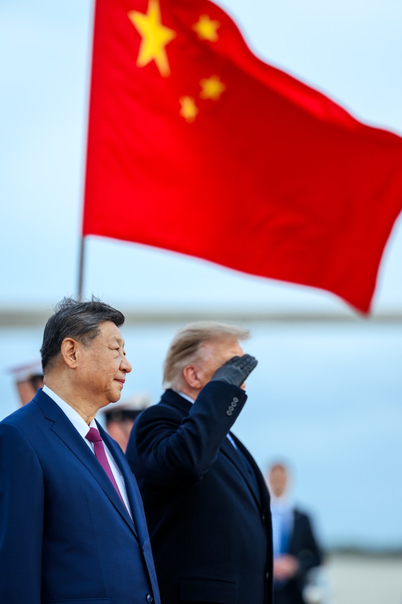 President Donald J. Trump and First Lady Melania Trump participate in a welcome ceremony for President Xi Jinping of China and his wife Peng Liyuan as they arrive at Joint Base Andrews, Maryland for a state visit, Wednesday, September 23, 2026. (Official White House Photo by Daniel Torok)
