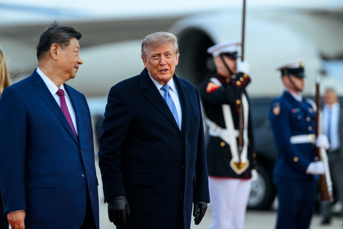 President Donald J. Trump and First Lady Melania Trump participate in a welcome ceremony for President Xi Jinping of China and his wife Peng Liyuan as they arrive at Joint Base Andrews, Maryland for a state visit, Wednesday, September 23, 2026. (Official White House Photo by Daniel Torok)