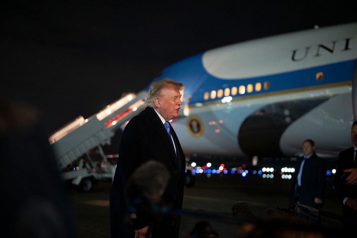 President Donald J. Trump disembarks Air Force One at Joint Base Andrews, Maryland on Sunday, September 27, 2026, after a trip to Medinah, Illinois, and boards Marine One en route the White House.. (Official White House photo by Joyce N. Boghosian)