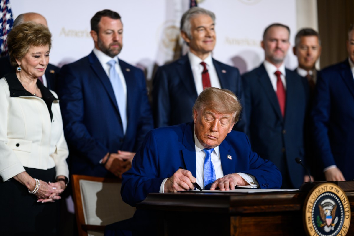 President Donald J. Trump signs an Executive Order on launching America.gov at the Andrew W. Mellon Auditorium in Washington, D.C., Tuesday, September 29, 2026. (Official White House Photo by Daniel Torok)