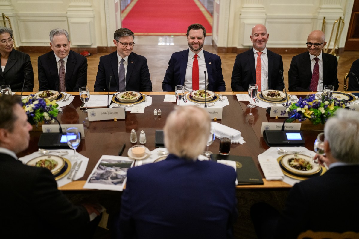 President Donald J. Trump hosts a luncheon on Super Intelligence (AI) in the East Room of the White House, Tuesday, September 29, 2026.(Official White House Photo by Daniel Torok)