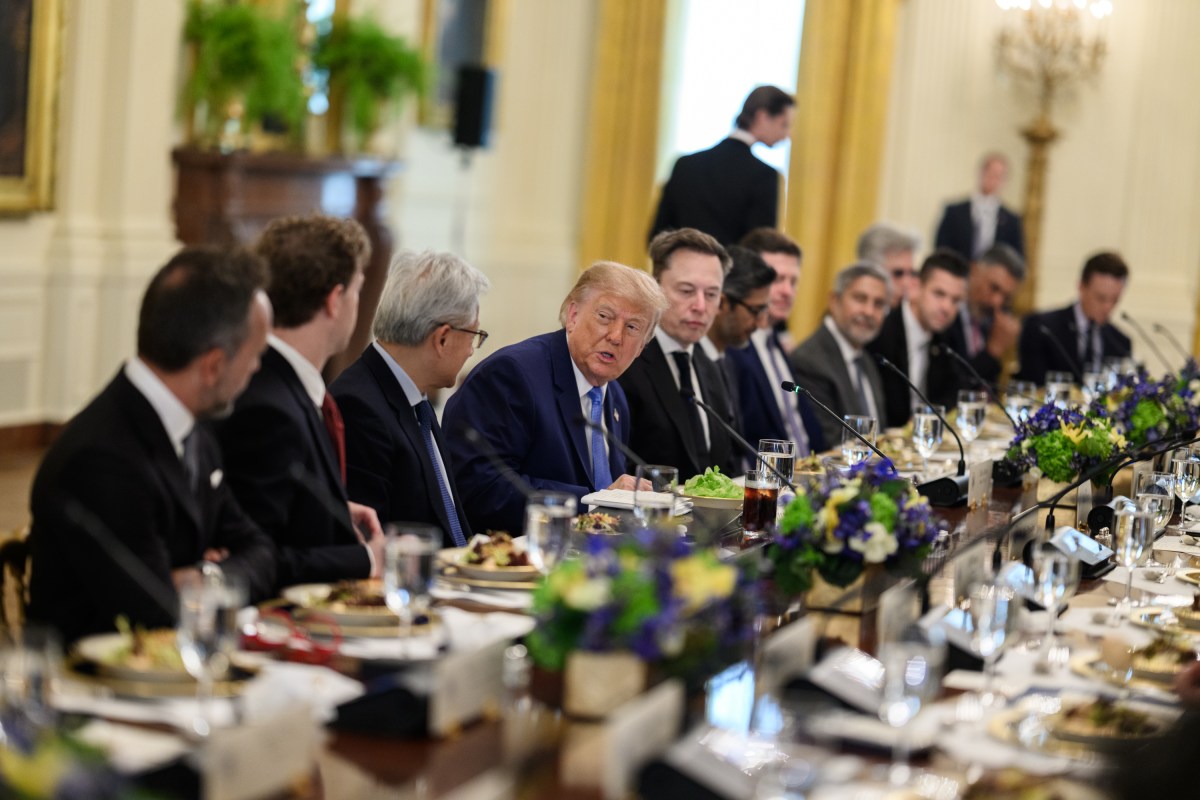 President Donald J. Trump hosts a luncheon on Super Intelligence (AI) in the East Room of the White House, Tuesday, September 29, 2026.(Official White House Photo by Daniel Torok)