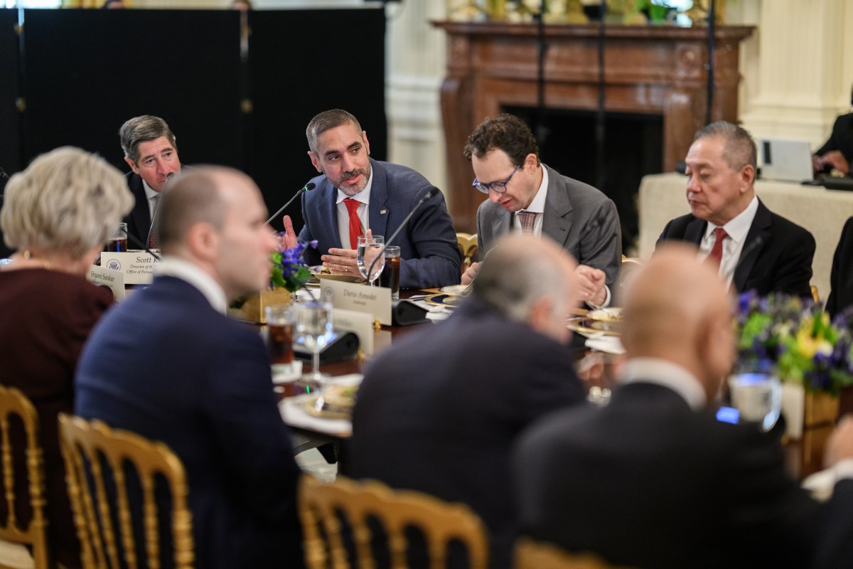President Donald J. Trump hosts a luncheon on Super Intelligence (AI) in the East Room of the White House, Tuesday, September 29, 2026.(Official White House Photo by Daniel Torok)