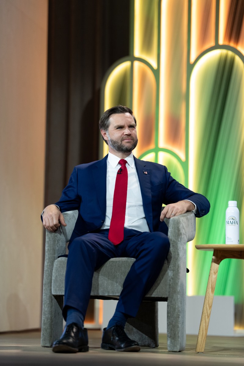 Vice President JD Vance participates in a fireside chat with Health and Human Services Secretary Robert F. Kennedy, Jr. at the Waldorf Astoria in Washington, D.C., Tuesday, September 29, 2026. (Official White House Photo by Emily J. Higgins)