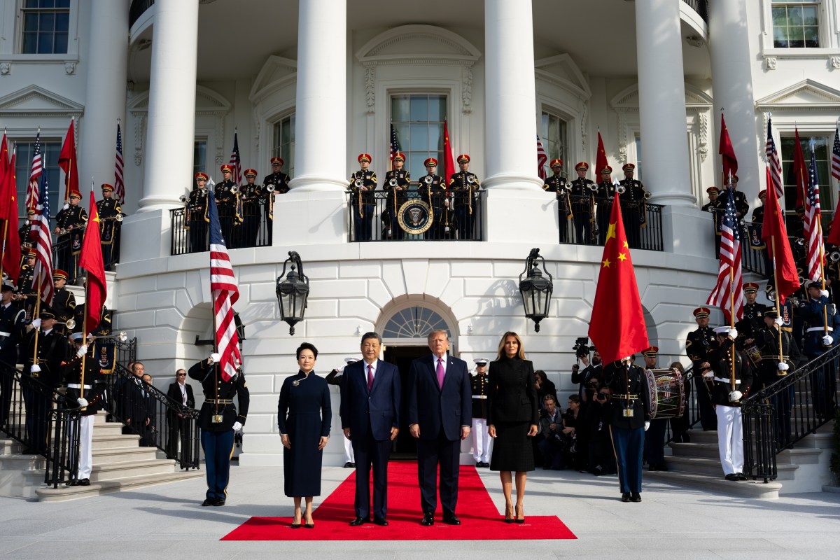 President Donald J. Trump and First Lady Melania Trump greet President Xi Jinping of China and First Lady Peng Liyuan at the South Portico during a State Arrival ceremony, Thursday, September 24, 2026. (Official White House Photo by Andrea Hanks)