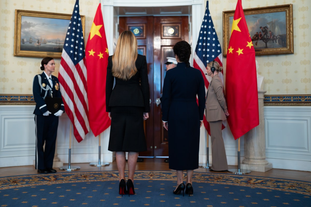 President Donald J. Trump and First Lady Melania Trump greet President Xi Jinping of China and First Lady Peng Liyuan at the South Portico during a State Arrival ceremony, Thursday, September 24, 2026. (Official White House Photo by Andrea Hanks)