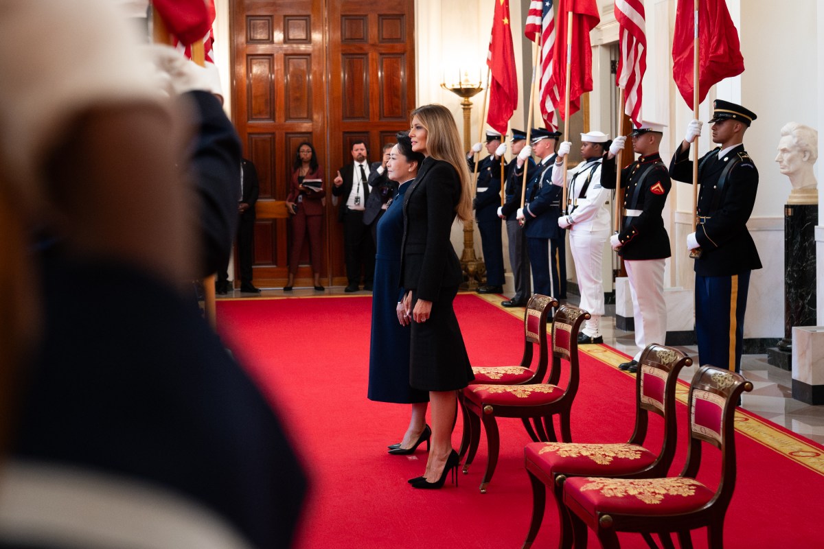 President Donald J. Trump and First Lady Melania Trump greet President Xi Jinping of China and First Lady Peng Liyuan at the South Portico during a State Arrival ceremony, Thursday, September 24, 2026. (Official White House Photo by Andrea Hanks)