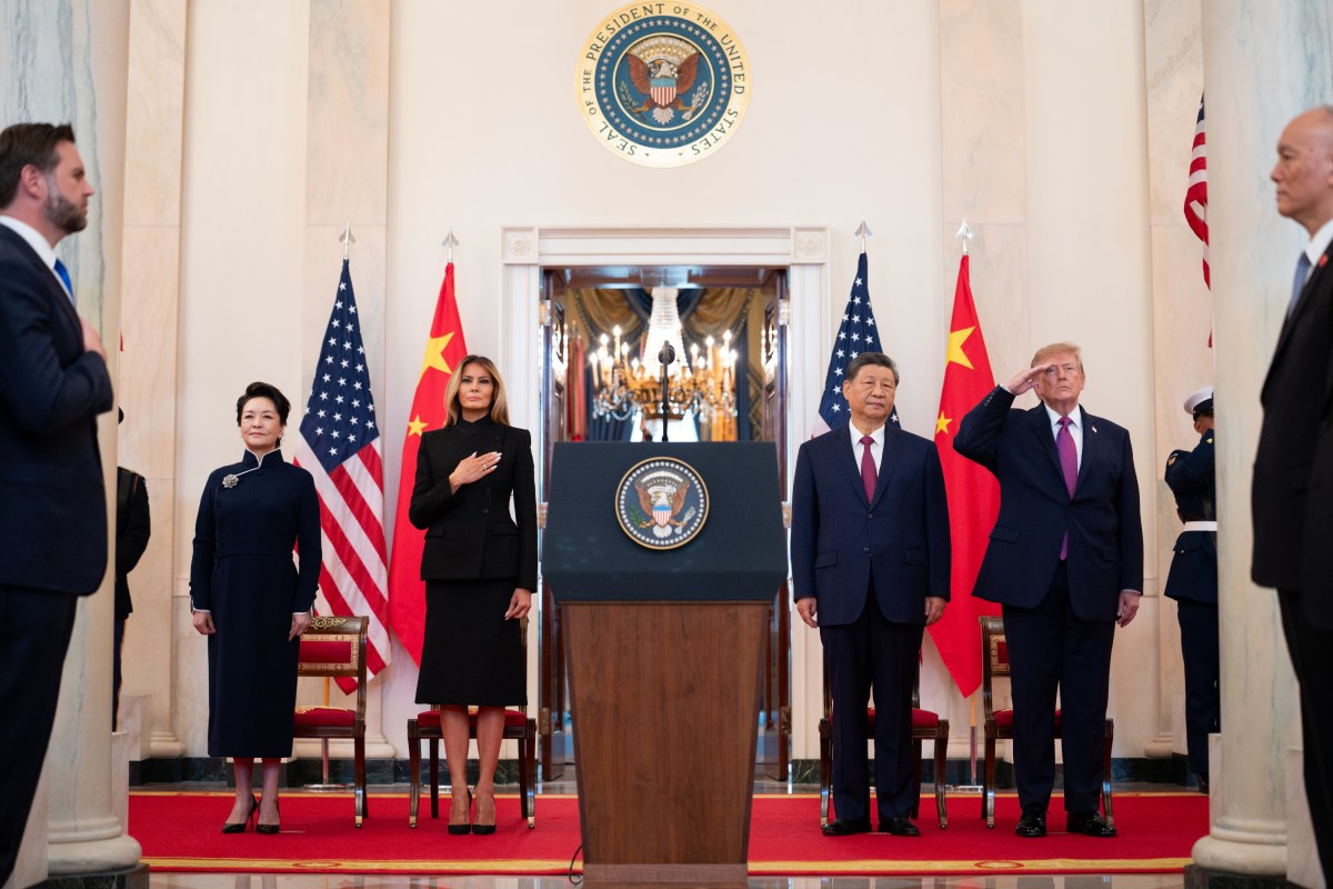 President Donald J. Trump and First Lady Melania Trump greet President Xi Jinping of China and First Lady Peng Liyuan at the South Portico during a State Arrival ceremony, Thursday, September 24, 2026. (Official White House Photo by Andrea Hanks)