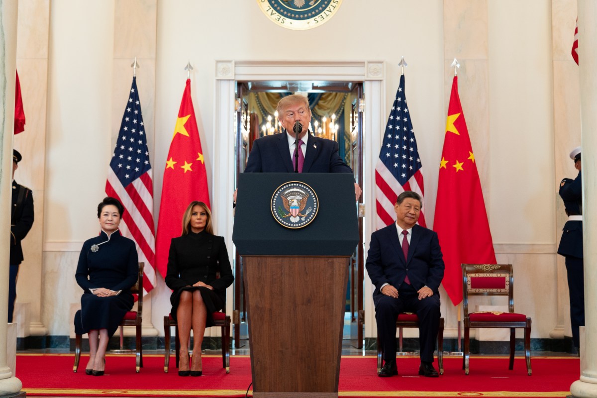 President Donald J. Trump and First Lady Melania Trump greet President Xi Jinping of China and First Lady Peng Liyuan at the South Portico during a State Arrival ceremony, Thursday, September 24, 2026. (Official White House Photo by Andrea Hanks)
