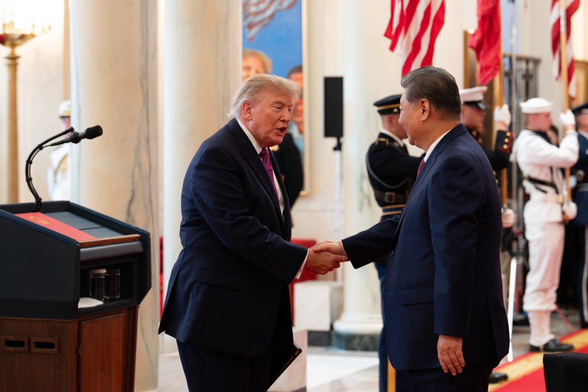 President Donald J. Trump and First Lady Melania Trump greet President Xi Jinping of China and First Lady Peng Liyuan at the South Portico during a State Arrival ceremony, Thursday, September 24, 2026. (Official White House Photo by Andrea Hanks)
