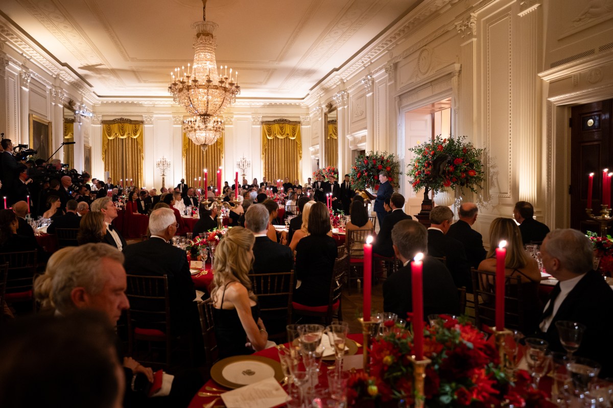 President Donald J. Trump and First Lady Melania Trump host a State Dinner for President Xi Jinping of China and First Lady Peng Liyuan, Thursday, September 24, 2026, in the East Room of the White House. (Official White House Photo by Andrea Hanks)