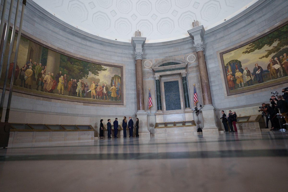 President Donald J. Trump and First Lady Melania Trump visit the National Archives with Chinese President Xi Jinping and Madame Peng Liyuan in Washington, D.C., Friday, September 25, 2026. (Official White House Photo by Andrea Hanks)
