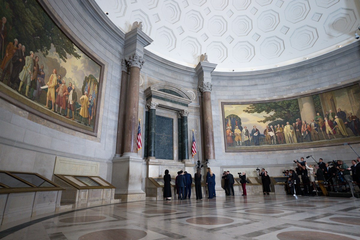 President Donald J. Trump and First Lady Melania Trump visit the National Archives with Chinese President Xi Jinping and Madame Peng Liyuan in Washington, D.C., Friday, September 25, 2026. (Official White House Photo by Andrea Hanks)