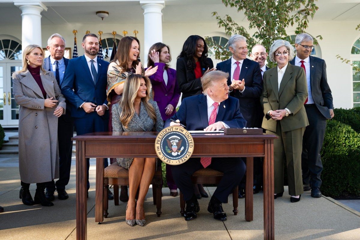 President Donald J. Trump and First Lady Melania Trump sign an executive order creating a new Women’s Health Division at the National Institutes of Health and a White House Women’s Health Task Force, Monday, October 19, 2026, in the White House Rose Garden. (Official White House Photo by Andrea Hanks)