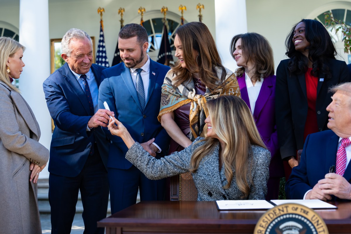President Donald J. Trump and First Lady Melania Trump sign an executive order creating a new Women’s Health Division at the National Institutes of Health and a White House Women’s Health Task Force, Monday, October 19, 2026, in the White House Rose Garden. (Official White House Photo by Andrea Hanks)