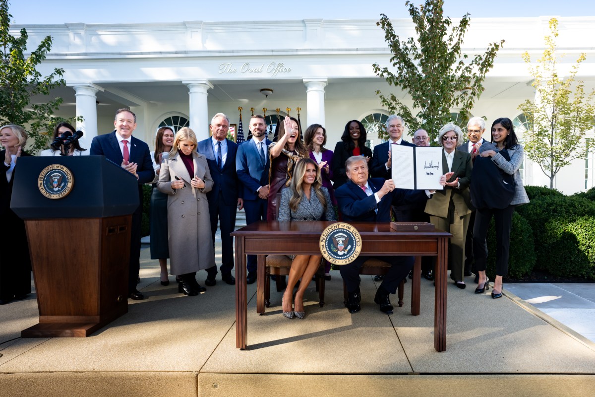 President Donald J. Trump and First Lady Melania Trump sign an executive order creating a new Women’s Health Division at the National Institutes of Health and a White House Women’s Health Task Force, Monday, October 19, 2026, in the White House Rose Garden. (Official White House Photo by Andrea Hanks)
