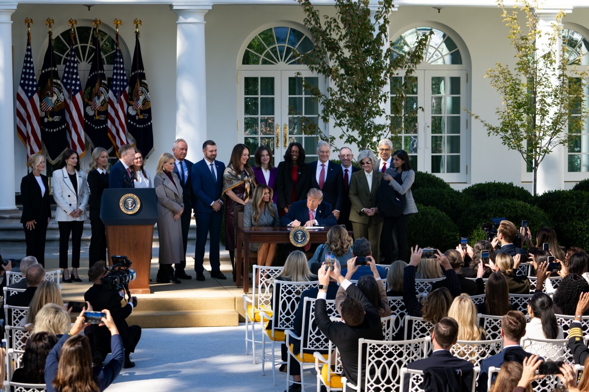 First Lady Melania Trump delivers remarks at an executive order signing on women’s health, Monday, October 19, 2026, in the White House Rose Garden. (Official White House Photo by Cashen Turner)