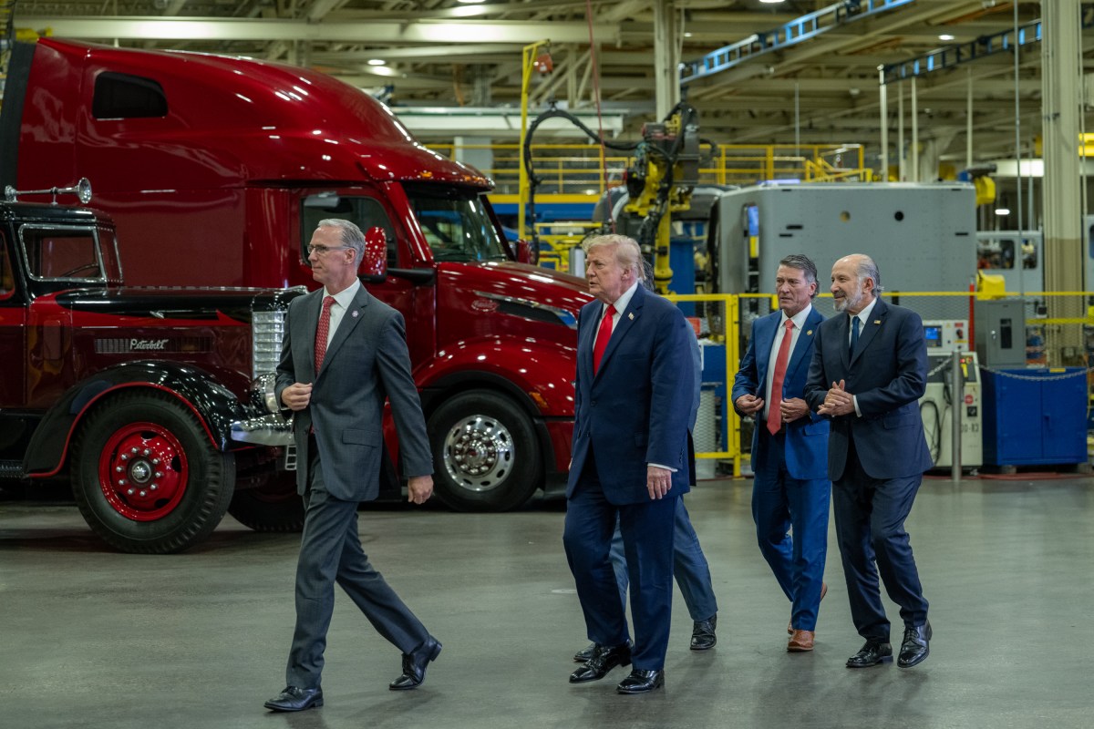 President Donald J. Trump tours the Peterbilt Motors manufacturing facility in Denton, Texas, Thursday, October 1, 2026.  (Official White House Photo by Molly Riley)