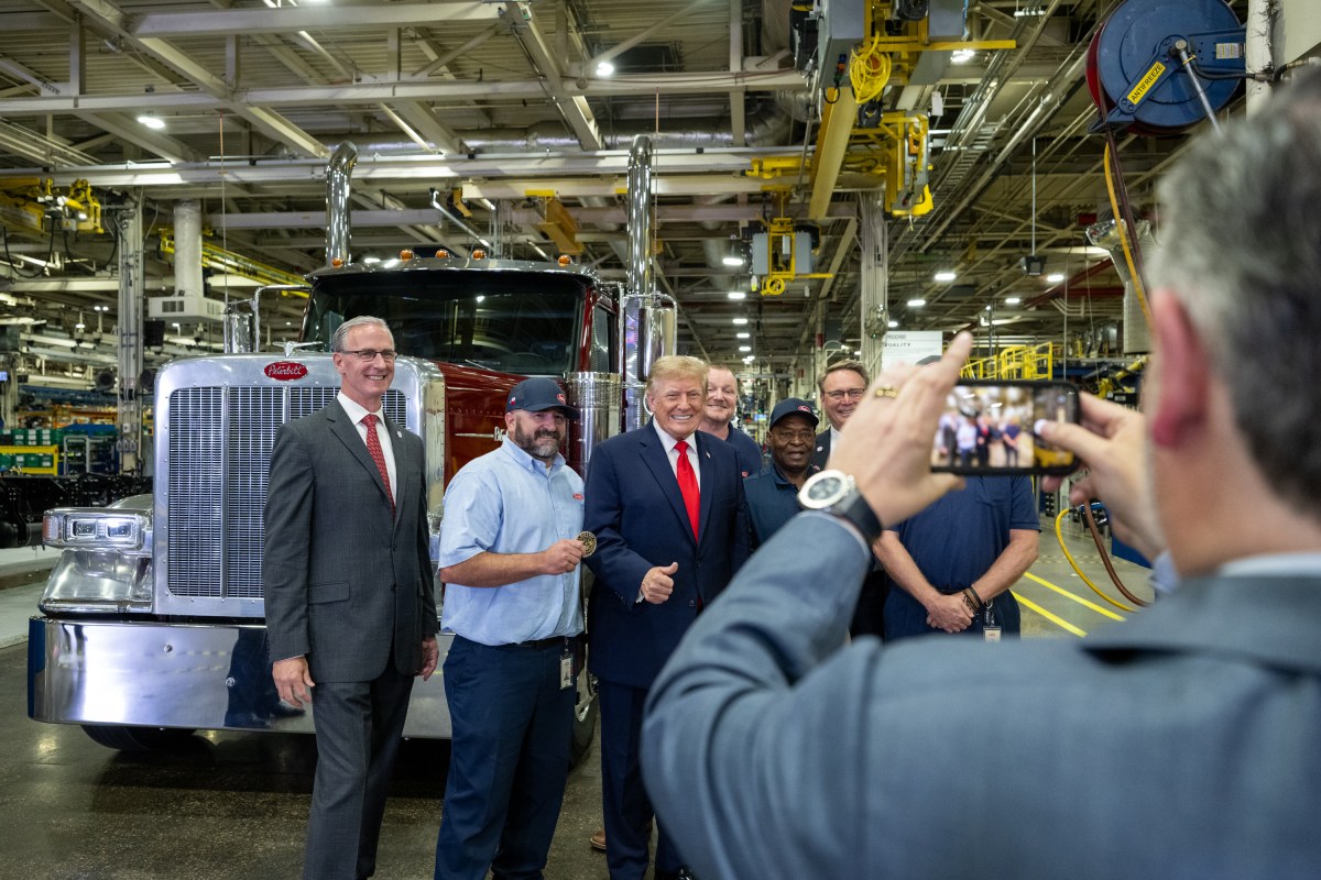 President Donald J. Trump tours the Peterbilt Motors manufacturing facility in Denton, Texas, Thursday, October 1, 2026.  (Official White House Photo by Molly Riley)