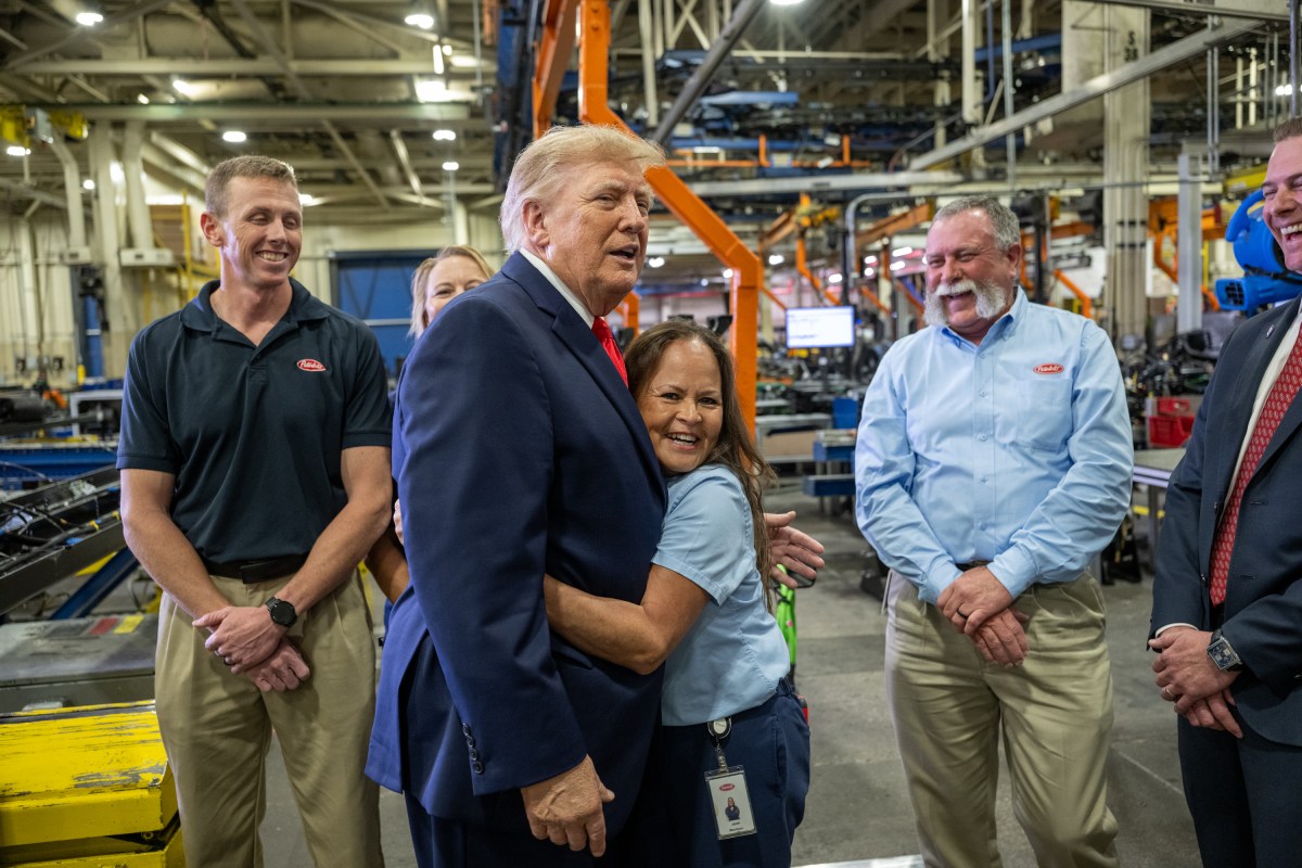 President Donald J. Trump tours the Peterbilt Motors manufacturing facility in Denton, Texas, Thursday, October 1, 2026.  (Official White House Photo by Molly Riley)