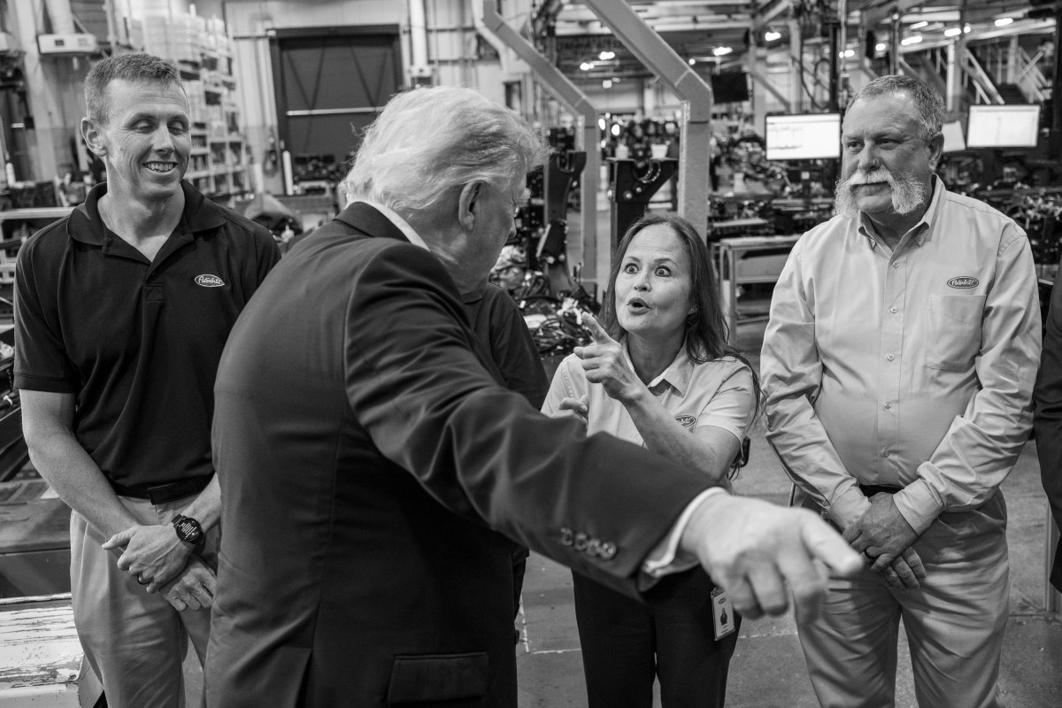 President Donald J. Trump tours the Peterbilt Motors manufacturing facility in Denton, Texas, Thursday, October 1, 2026.  (Official White House Photo by Molly Riley)
