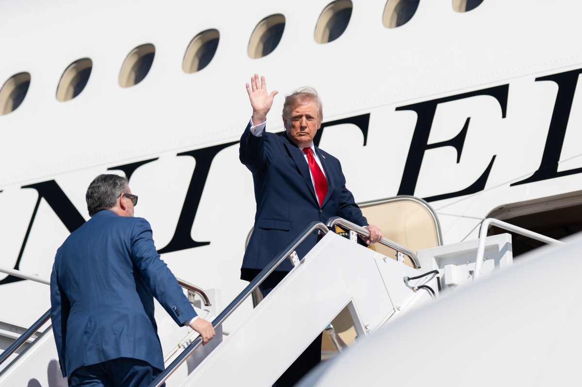 President Donald J. Trump boards Air Force One at Joint Base Andrews, Maryland, Wednesday, October 7, 2026, en route Kelly Field in San Antonio, Texas.  (Official White House Photo by Molly Riley)