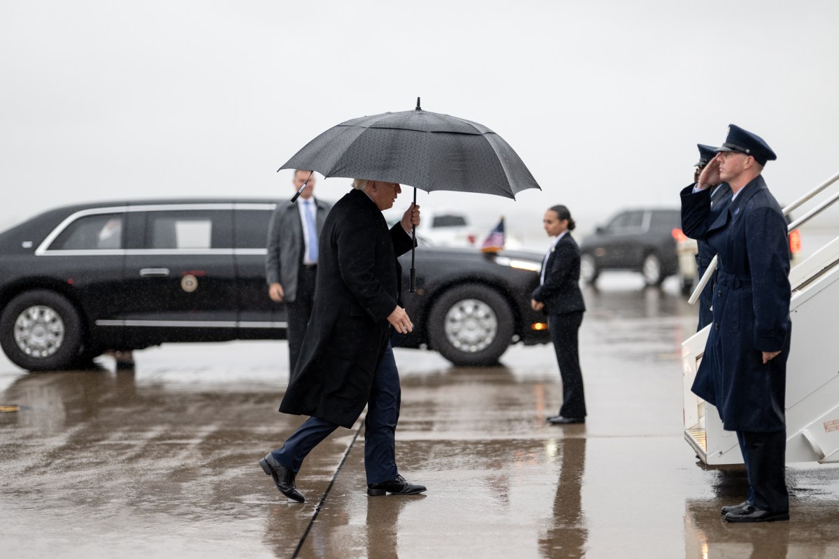 President Donald J. Trump boards Air Force One at Campbell Army Airfield in Fort Campbell, Kentucky, Saturday, October 10, 2026, en route Andrews Air Force Base, Md. (Official White House Photo by Molly Riley)
