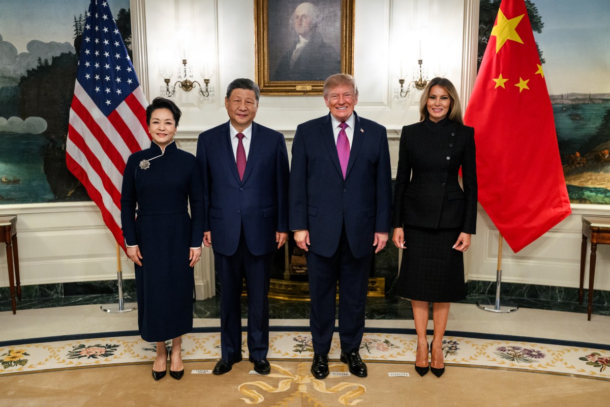 President Donald J. Trump and First Lady Melania Trump pose for photos with President Xi Jinping of China and First Lady Peng Liyuan in the Diplomatic Reception Room of the White House during a State Arrival ceremony, Thursday, September 24, 2026. (Official White House Photo by Daniel Torok