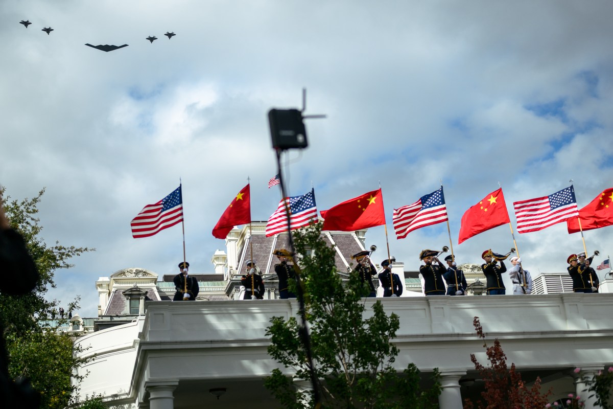 President Donald J. Trump, President Xi Jinping of China, First Lady Melania Trump and First Lady Peng Liyuan pose for a photo on the West Colonnade overlooking the White House Rose Garden, Thursday, September 24, 2026. (Official White House Photo by Daniel Torok
