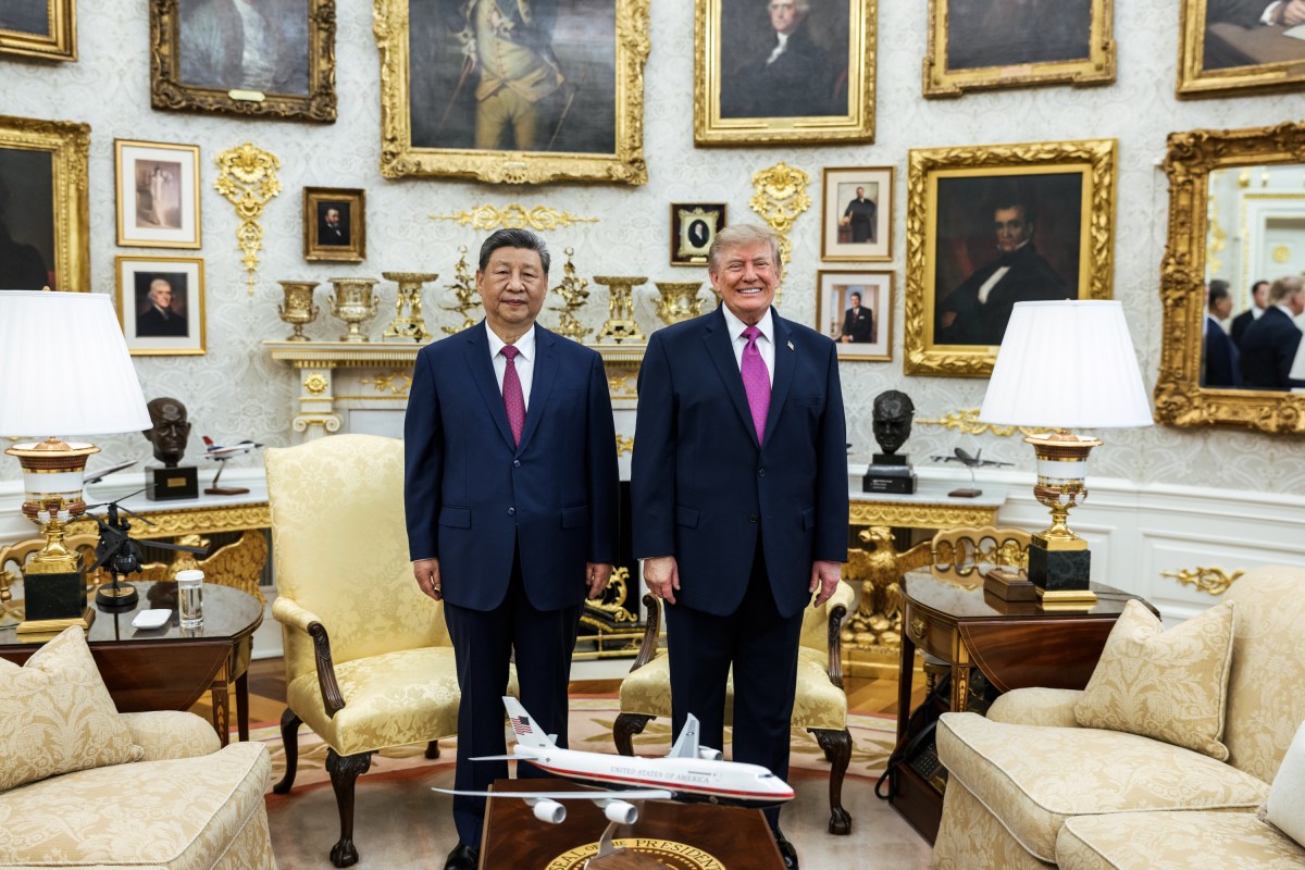 President Donald J. Trump participates in a bilateral meeting with President Xi Jinping of China in the Oval Office, Thursday, September 24, 2026. (Official White House Photo by Daniel Torok