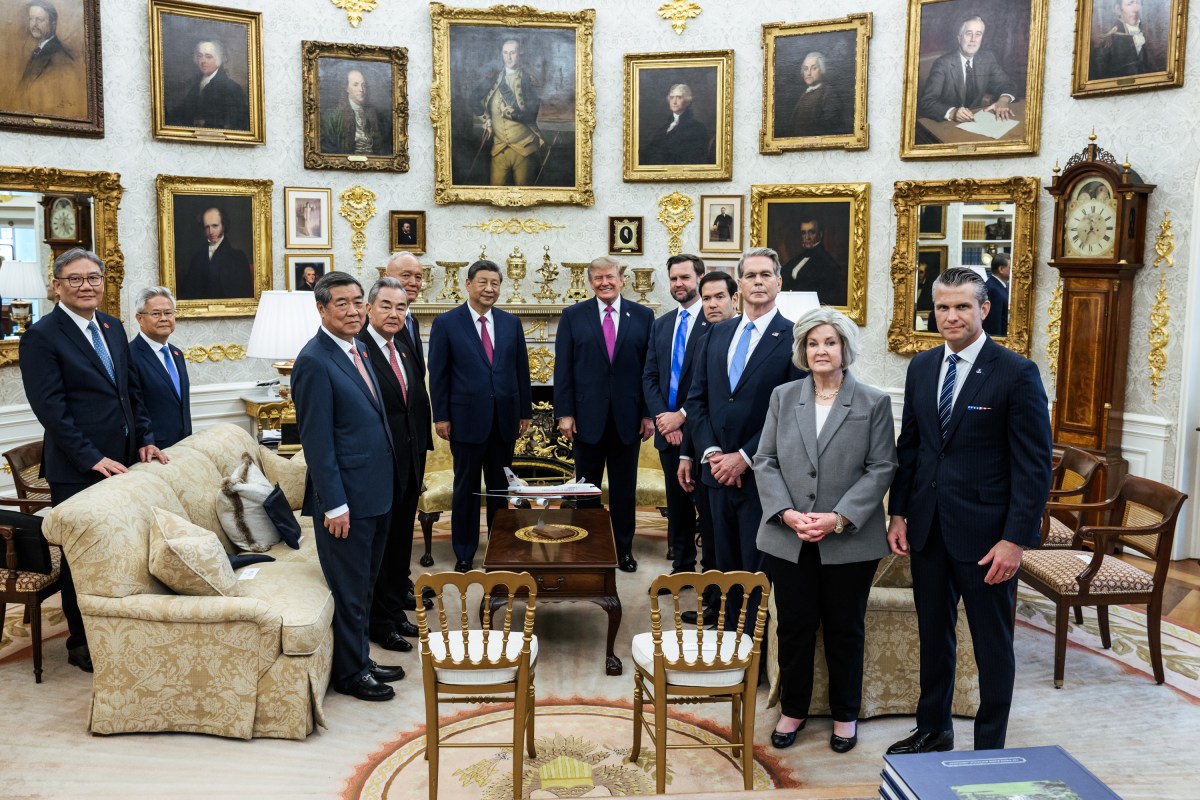 President Donald J. Trump participates in a bilateral meeting with President Xi Jinping of China in the Oval Office, Thursday, September 24, 2026. (Official White House Photo by Daniel Torok