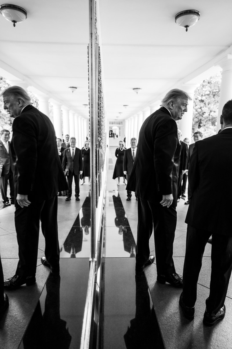 President Donald J. Trump and Chinese President Xi Jinping tour the White House, Thursday, September 24, 2026. (Official White House Photo by Daniel Torok)