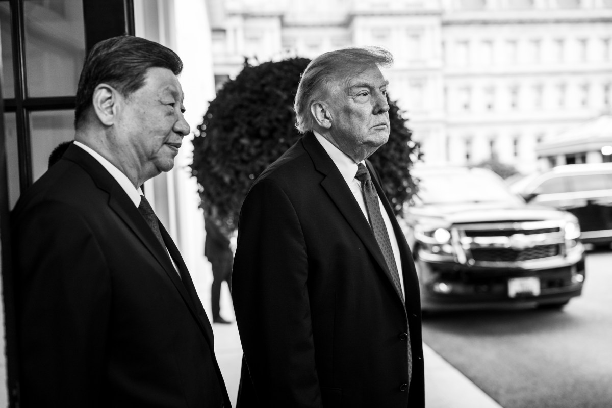 President Donald J. Trump bids farewell to Chinese President Xi Jinping, Thursday, September 24, 2026. (Official White House Photo by Daniel Torok)