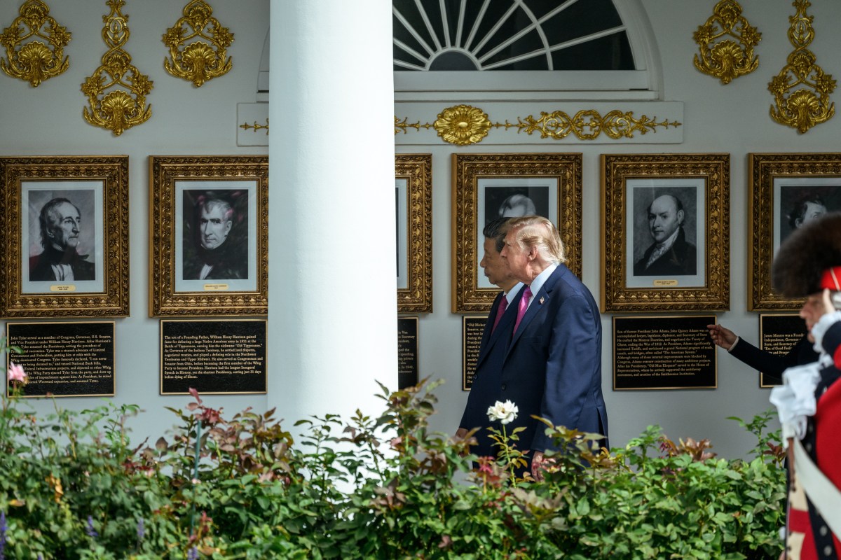 President Donald J. Trump, President Xi Jinping of China, First Lady Melania Trump and First Lady Peng Liyuan pose for a photo on the West Colonnade overlooking the White House Rose Garden, Thursday, September 24, 2026. (Official White House Photo by Joyce N. Boghosian)