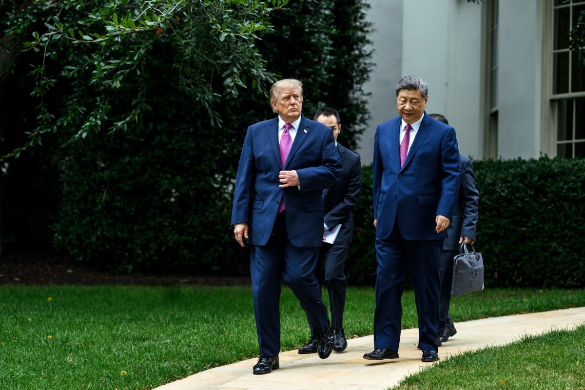 President Donald J. Trump and Chinese President Xi Jinping look at Marine One on the new helipad on the South Lawn of the White House, Thursday, September 24, 2026. (Official White House Photo by Joyce N. Boghosian)