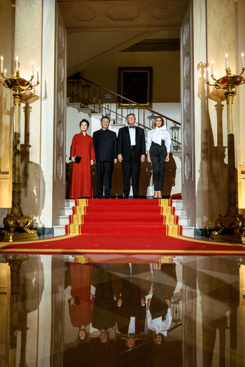 President Donald J. Trump, First Lady Melania Trump and President Xi Jinping of China and First Lady Peng Liyuan pose for an official photo by the Grand Staircase before a State Dinner, Thursday, September 24, 2026. (Official White House Photo by Molly Riley)