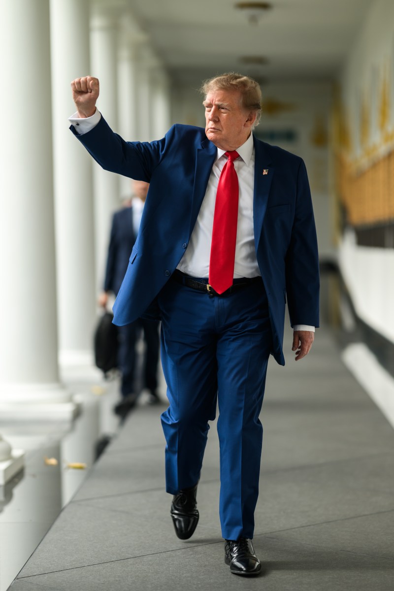President Donald J. Trump boards Marine One on the South Lawn of the White House, Friday, October 16, 2026, en route Joint Base Andrews for a trip to Georgia and Florida. (Official White House Photo by Molly Riley)